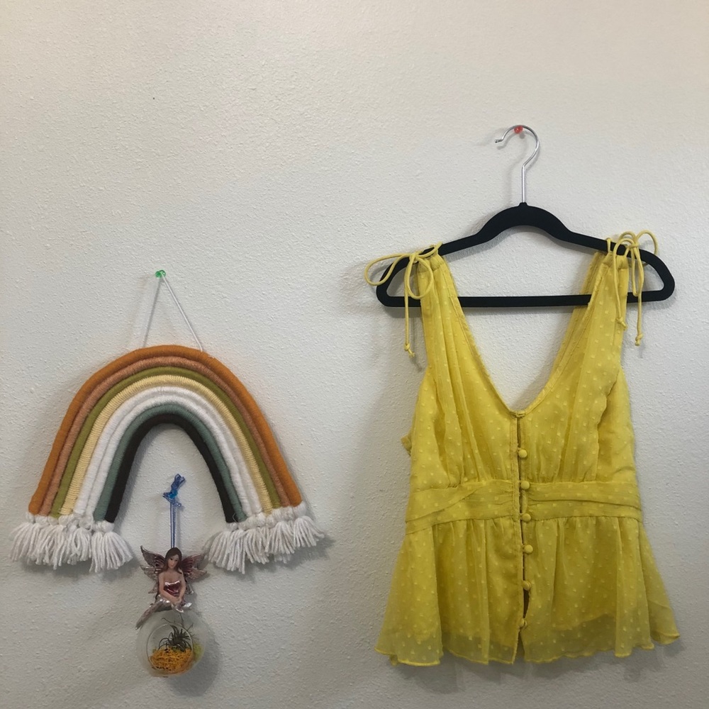 yellow lace button up tank ☀️